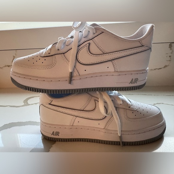 Nike Air Force 1 Low - White Wolf Grey (GS) - Picture 10 of 11